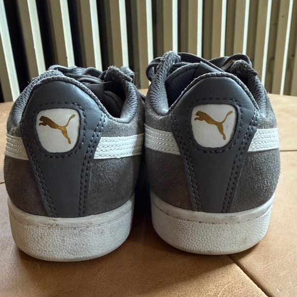 Puma Women's Gray Suede Low-Top Sneakers with White Formstripe - Picture 3 of 12